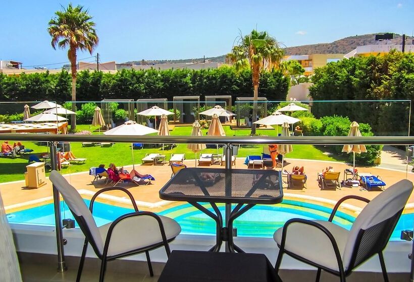 اتاق سوپریور با چشم‌انداز استخر, Castello Boutique Resort & Spa   Adults Only