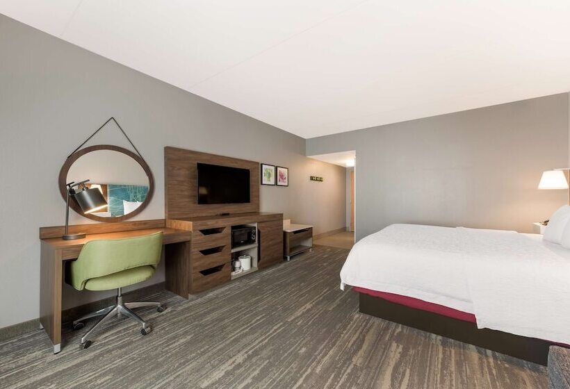 Номер Стандарт, Hampton Inn & Suites Charlotteairport