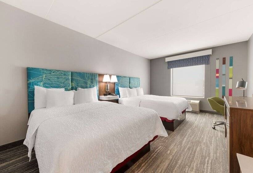 Номер Стандарт, Hampton Inn & Suites Charlotteairport