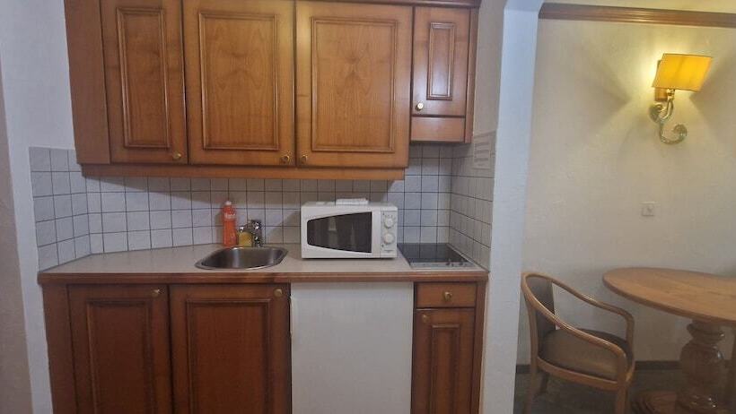 Standard Studio, La Perle Apartments