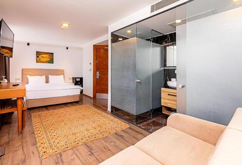 オーシャンビュースイート, Neda Hotel Istanbul