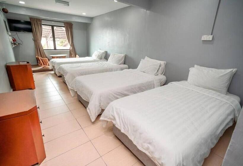 Четырехместный Номер Deluxe, Labis Sunrise Farm Stay
