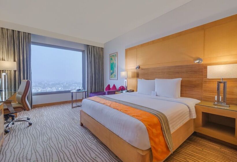 标准间带双人床, Courtyard By Marriott Gurugram Downtown