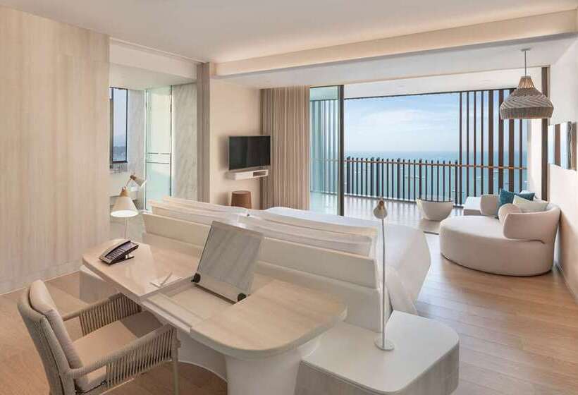 Люкс Престиж, Hilton Pattaya