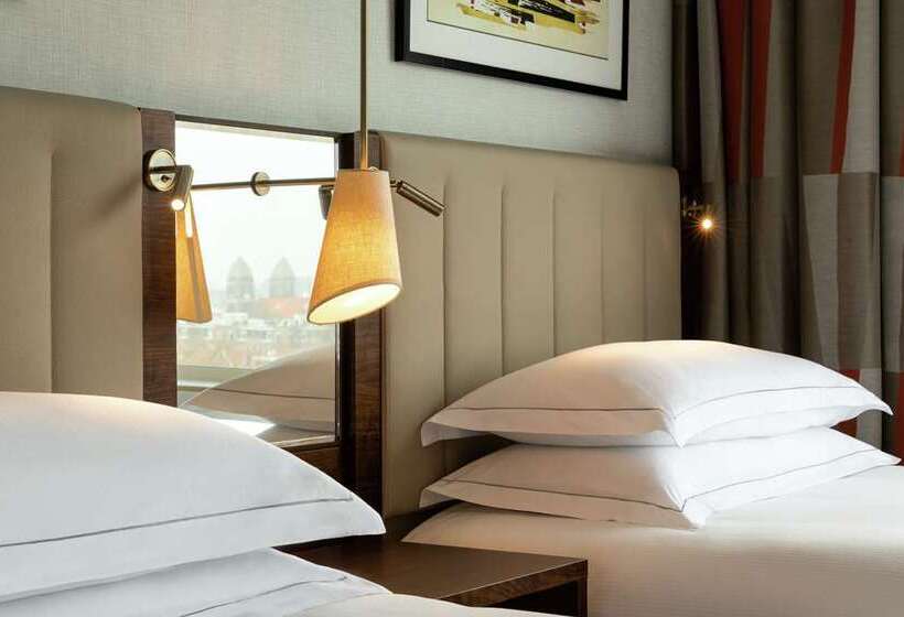 Номер Deluxe Вид на Море, Hilton Pattaya