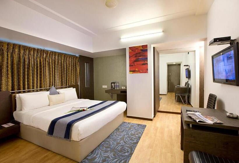 Номер Deluxe, Planet Residency