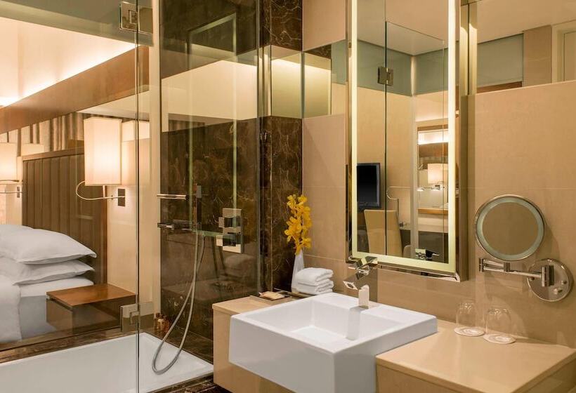 Номер Superior Вид на Город, Sheraton Mall Of The Emirates Hotel, Dubai