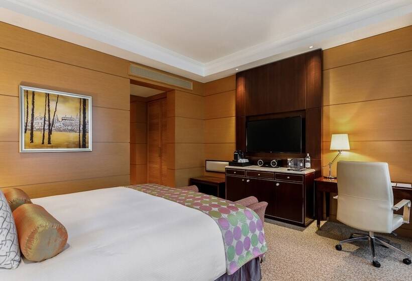 Номер Superior, Lotte Hotel Moscow   The Leading Hotels Of The World