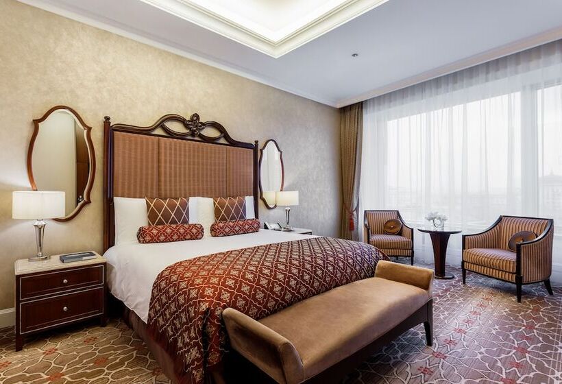 Номер Deluxe, Lotte Hotel Moscow   The Leading Hotels Of The World