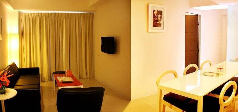 Семейные Апартаменты 3 Спальни, Harris Hotel & Residences Riverview Kuta, Bali