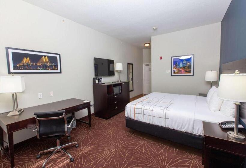 חדר דלוקס מותאם לאנשים עם מוגבלויות, La Quinta By Wyndham Houston East At Normandy