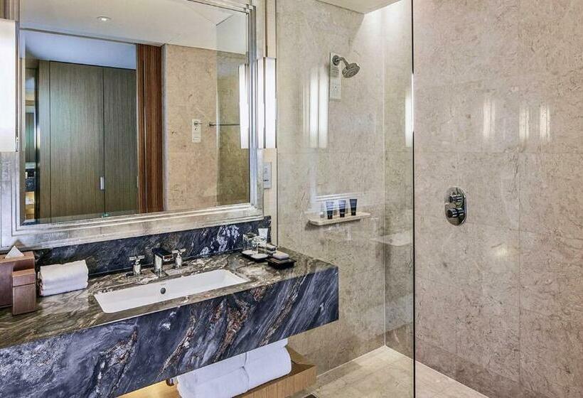 اتاق دلوکس با تخت کینگ و چشم‌انداز شهر, Marina Bay Sands