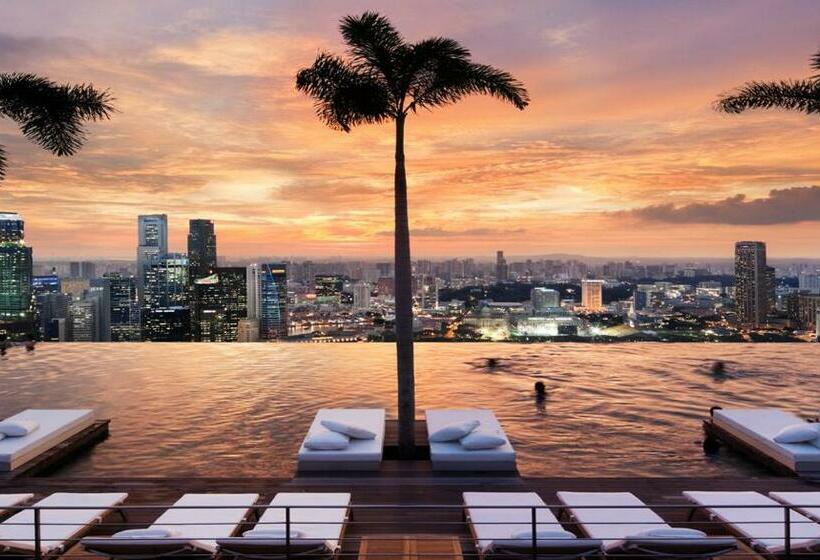 اتاق لوکس با تخت بزرگ, Marina Bay Sands