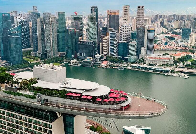 اتاق دلوکس با تخت کینگ و چشم‌انداز, Marina Bay Sands