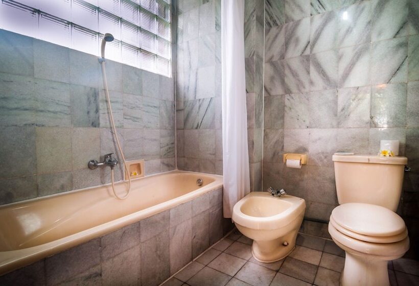 Номер Deluxe, Melasti Kuta Bungalows & Spa