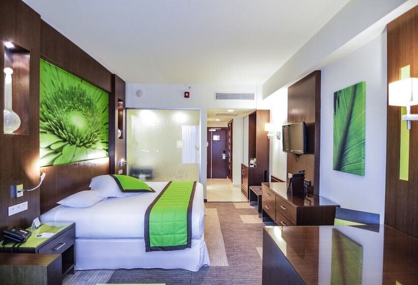 اتاق لوکس با تخت بزرگ, Hotel Riu Plaza Panama