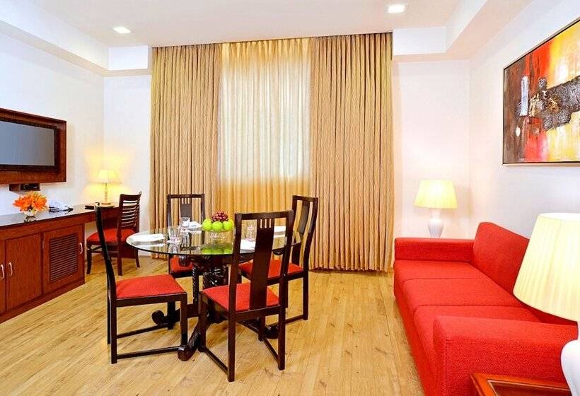 套房, Taurus Sarovar Portico
