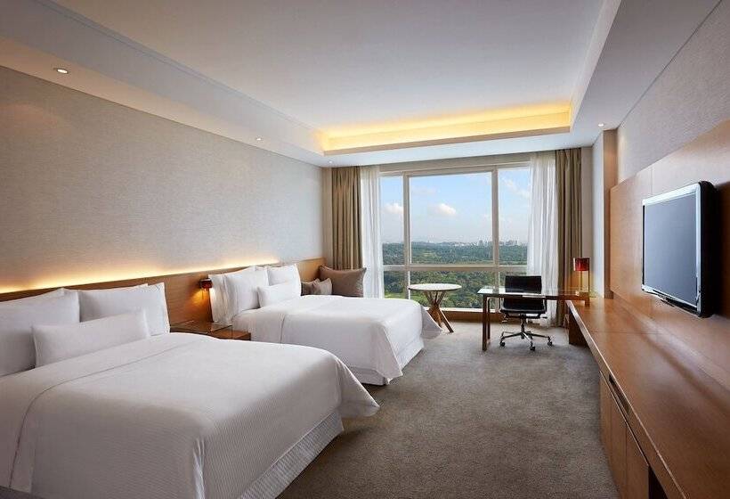 Номер Стандарт 2 Двуспальные Кровати, The Westin Mumbai Garden City