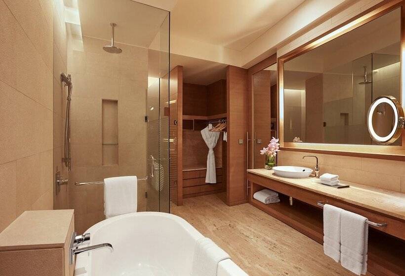 Номер Executive, The Westin Mumbai Garden City