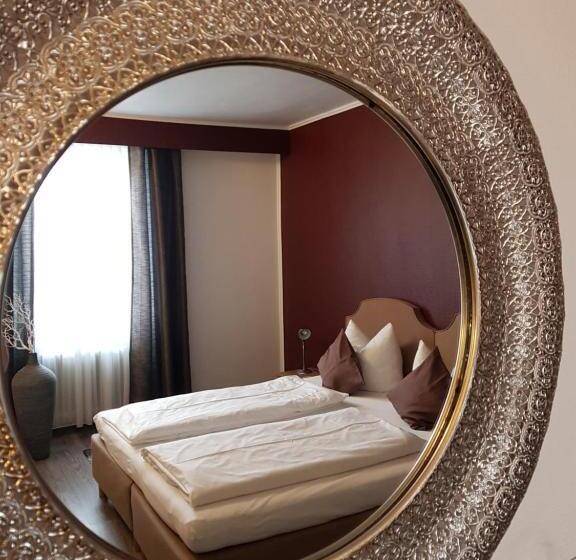 Номер Стандарт Трехместный, Parkhotel Villingen Und Boardingzimmer