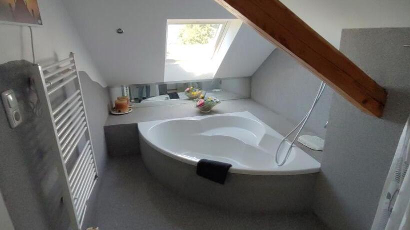 Люкс с Балконом, Geinberg Suites & Via Nova Lodges