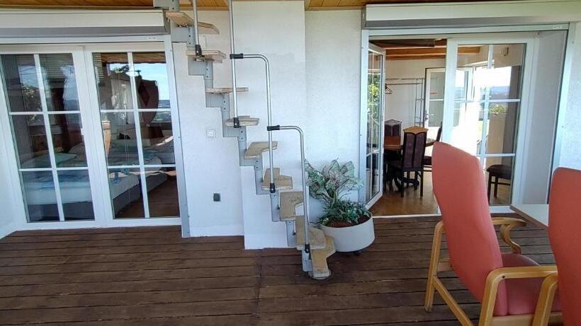 Люкс с Балконом, Geinberg Suites & Via Nova Lodges