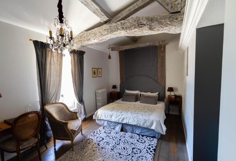 Полулюкс, Chateau De Lantic
