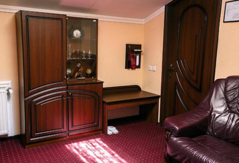 جناح, Edem Hotel Lviv