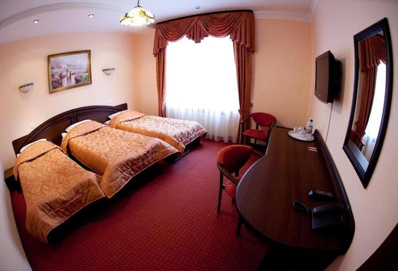 غرفة قياسية ثلاثية, Edem Hotel Lviv