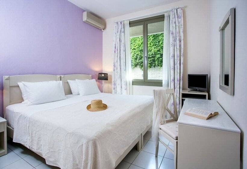 חדר אקונומי, Kenta Beach