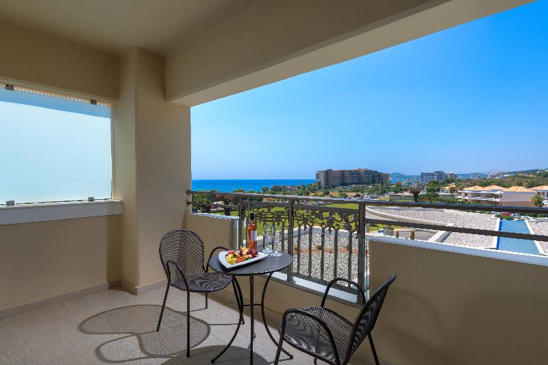 سوییت جونیور با چشم‌انداز دریا, La Marquise Luxury Resort Complex