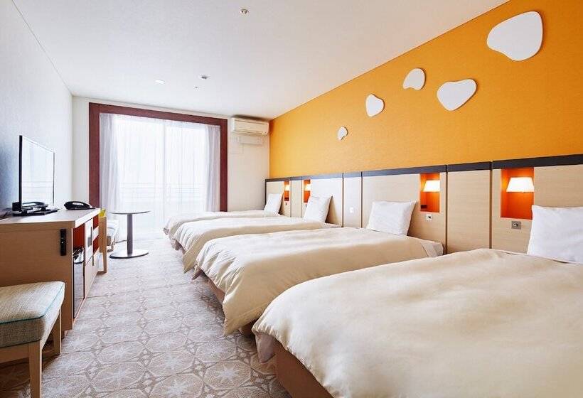 Четырехместный Номер Стандарт с Балконом, Mitsui Garden Hotel Prana Tokyo Bay