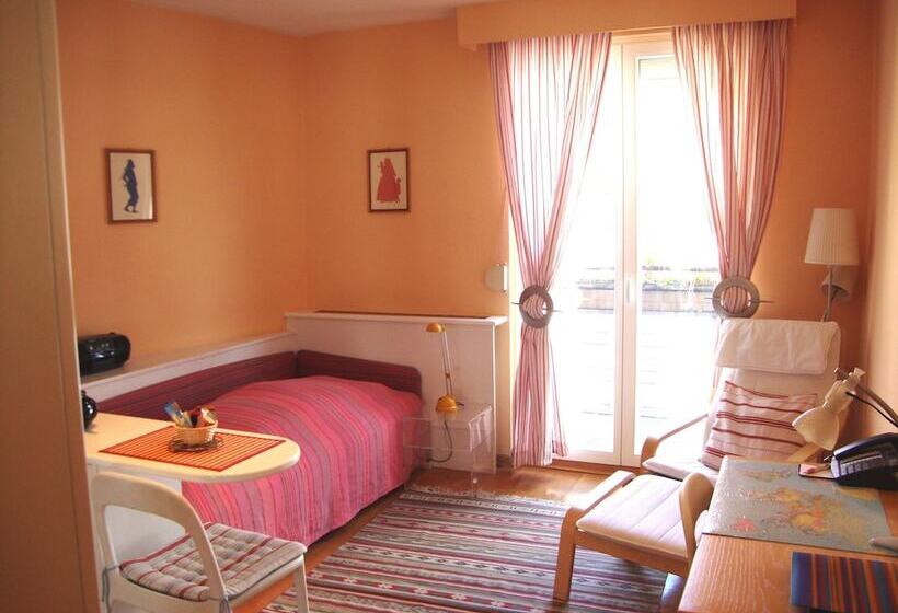 스탠다드 스튜디오, Mondial Appartement