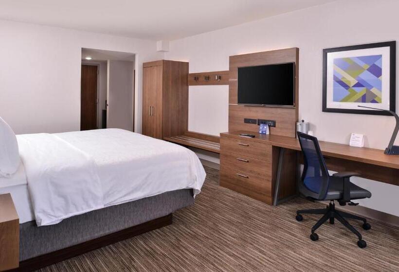 Люкс Кровать Кинг, Holiday Inn Express Hotel And Suites Mesquite, An Ihg