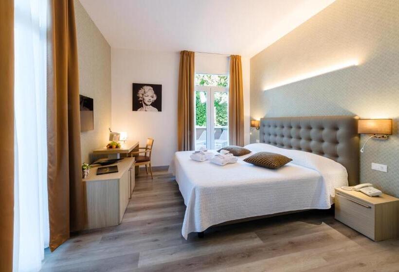Suite with Terrace, Mioni Royal San