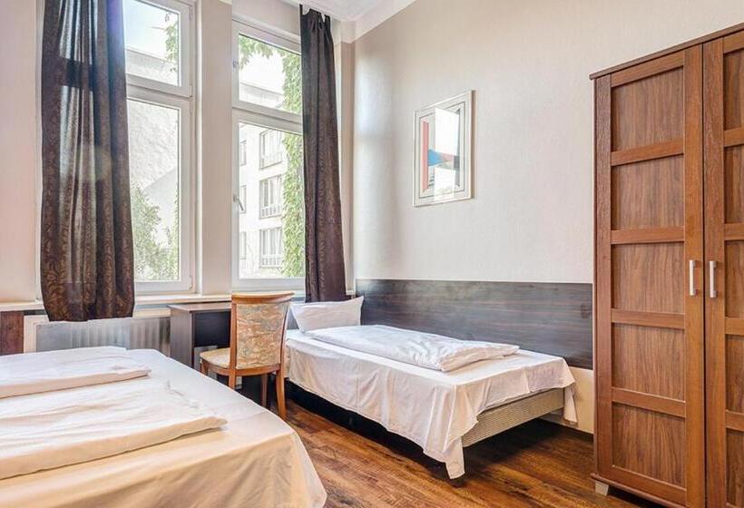 اتاق استاندارد سه نفره, Potsdamer Inn