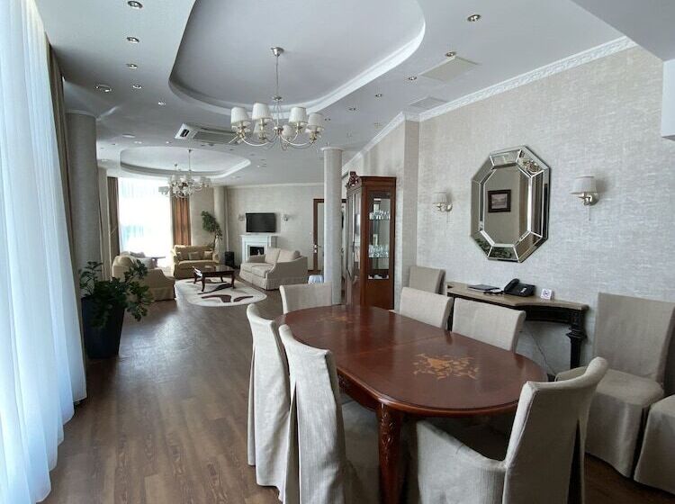 سوییت اجرایی, Ramada By Wyndham Yekaterinburg