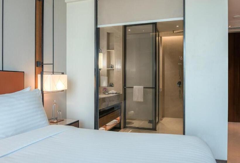 Номер Superior Вид на Бассейн, Radisson Blu Hotel & Spa, Nashik