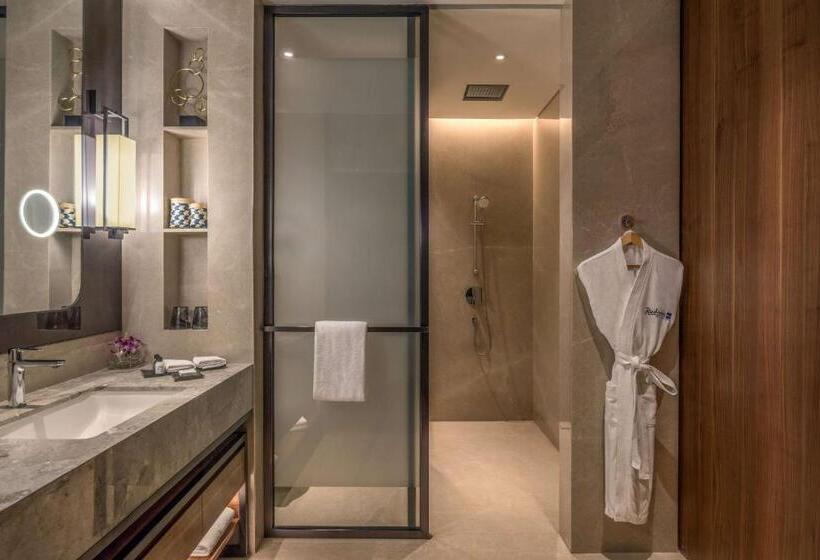 Номер Superior Вид на Горы, Radisson Blu Hotel & Spa, Nashik