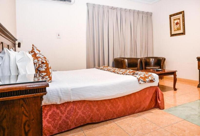 Junior Suite, سيلين الفيصلية   Celine Al Faisaliah