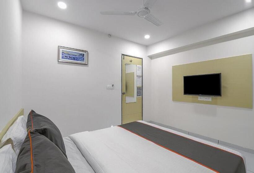 Трехместный Номер Классика, Collection O Hotel La Veera