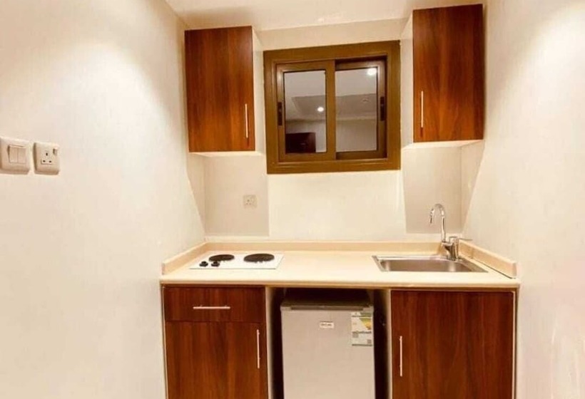 Quarto Quádruplo Deluxe, Itlalat Uhud