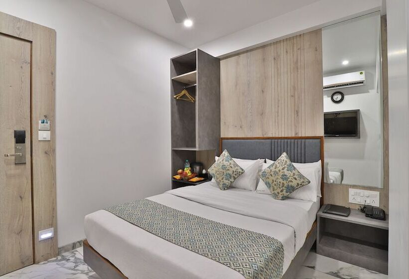اتاق لوکس, 7 Orbit Hotel, Surat
