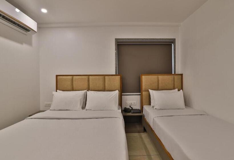 اتاق سوپریور, 7 Orbit Hotel, Surat