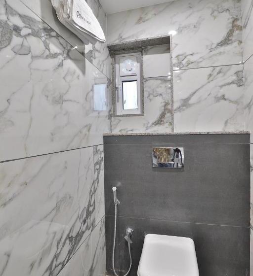 اتاق لوکس, 7 Orbit Hotel, Surat
