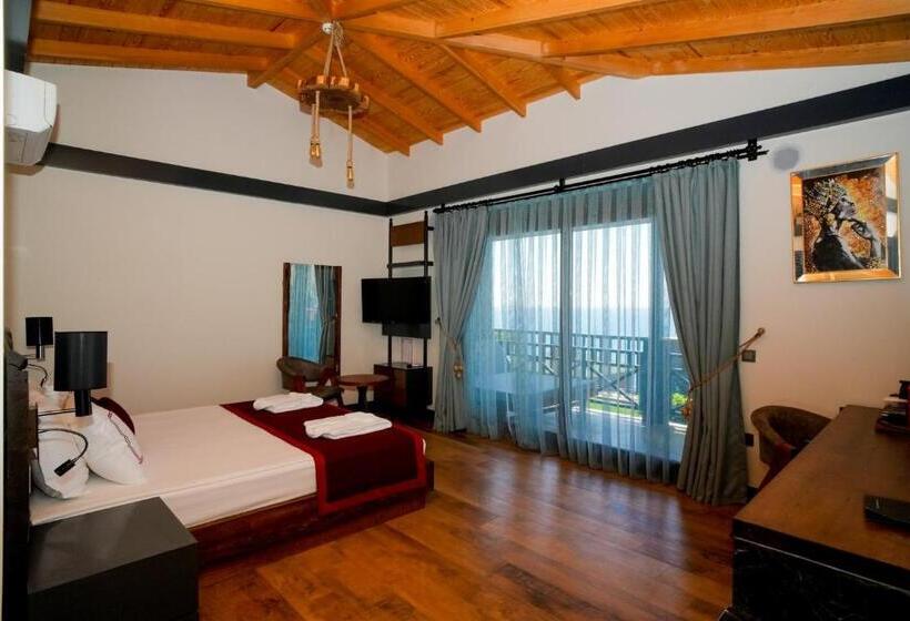 اتاق لوکس با چشم‌انداز دریا, Porto Amore Club