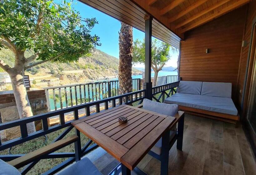 اتاق لوکس با چشم‌انداز دریا, Porto Amore Club