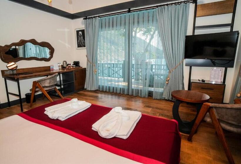 اتاق لوکس, Porto Amore Club