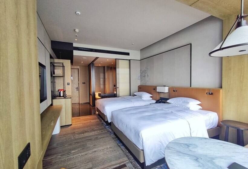 Номер Executive, Courtyard By Marriott Luoyang