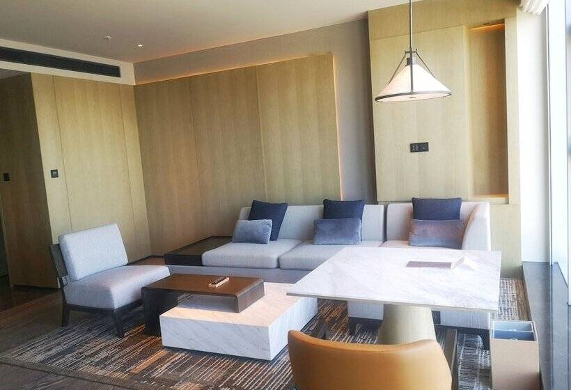 Президентский Люкс, Courtyard By Marriott Luoyang